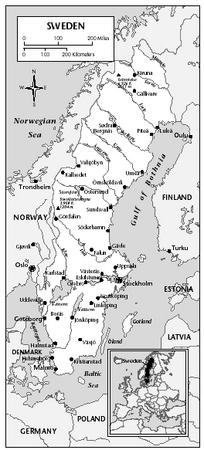 LOCATION: 55°20′ to 69°4′ N; 10°58′ to 24°10′ E. BOUNDARY LENGTHS: Finland, 586 kilometers (364 miles); coastline, 2,746 kilometers (1,706 miles); Norway, 1,619 kilometers (1,006 miles); Gotland Island coastline, 400 kilometers (249 miles); Öland Island coastline, 72 kilometers (45 miles). TERRITORIAL SEA LIMIT: 12 miles.