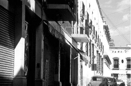 &#x00A9; Peter Langer/EPD Photos A street scene in the capital, Cuernavaca.