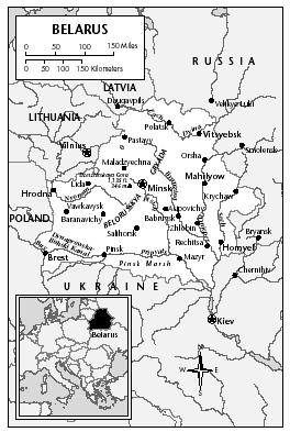 LOCATION: 53°53′ N; 28°0′ E. BOUNDARY LENGTHS: Total boundary lengths, 3,098 kilometers (1,925 miles); Latvia 141 kilometers (88 miles); Lithuania 502 kilometers (312 miles); Poland, 605 kilometers (376 miles); Russia 959 kilometers (596 miles); Ukraine, 891 kilometers (554 miles).