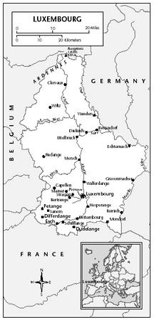 LOCATION: 49°26′ 52″ to 50°10′ 58″ N; 5°44′ 10″ to 6°31′ 53″ E. BOUNDARY LENGTHS: Germany, 135 kilometers (84 miles); France, 73 kilometers (45 miles); Belgium, 148 kilometers (92 miles).